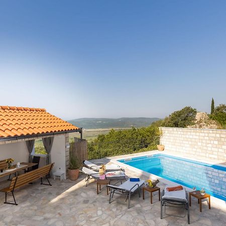 Villa Source With Private Pool Pridvorje Екстер'єр фото
