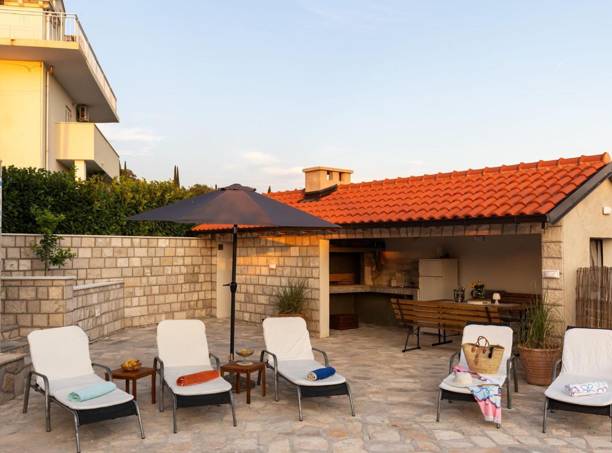 Villa Source With Private Pool Pridvorje Екстер'єр фото