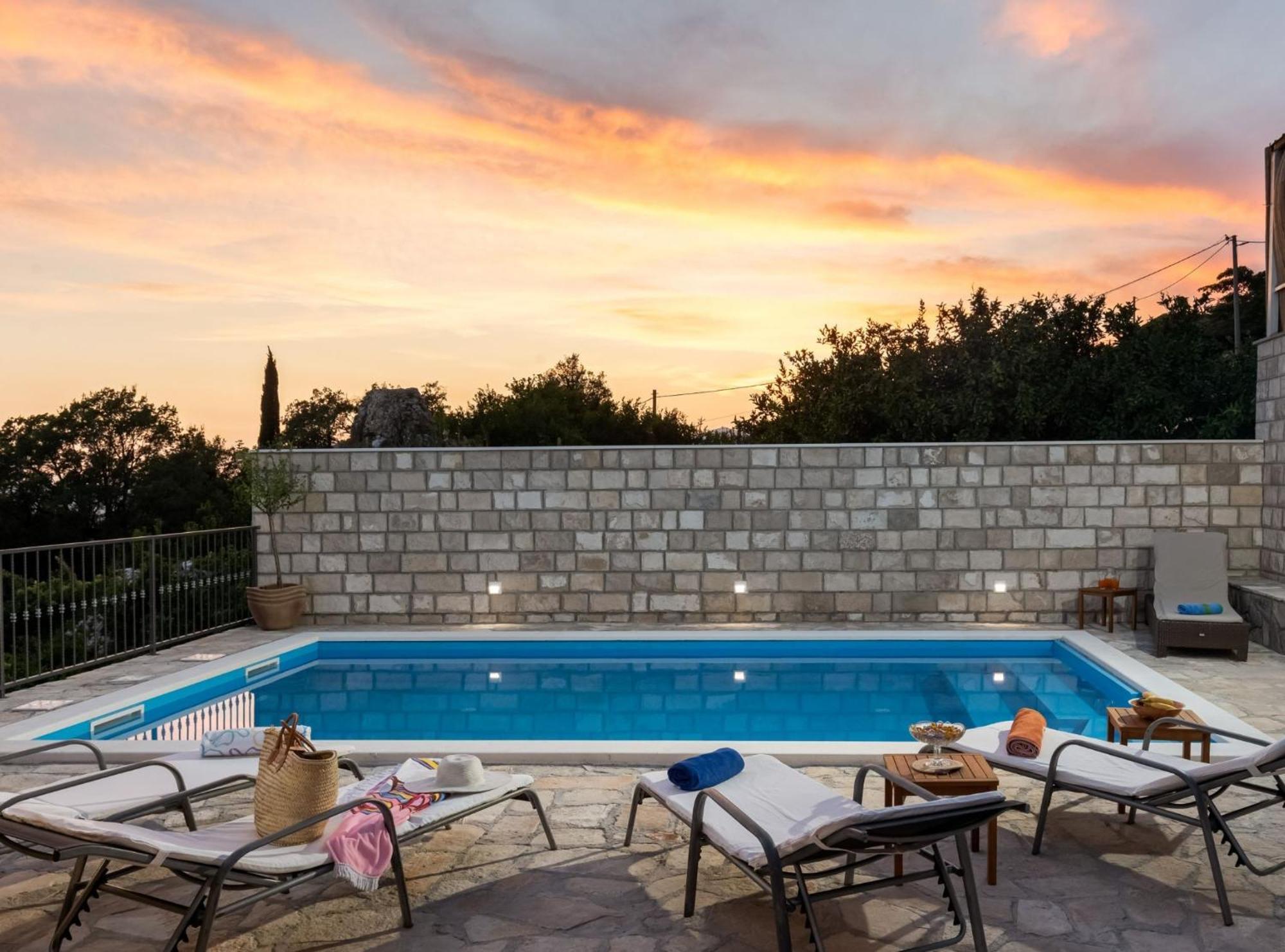 Villa Source With Private Pool Pridvorje Екстер'єр фото
