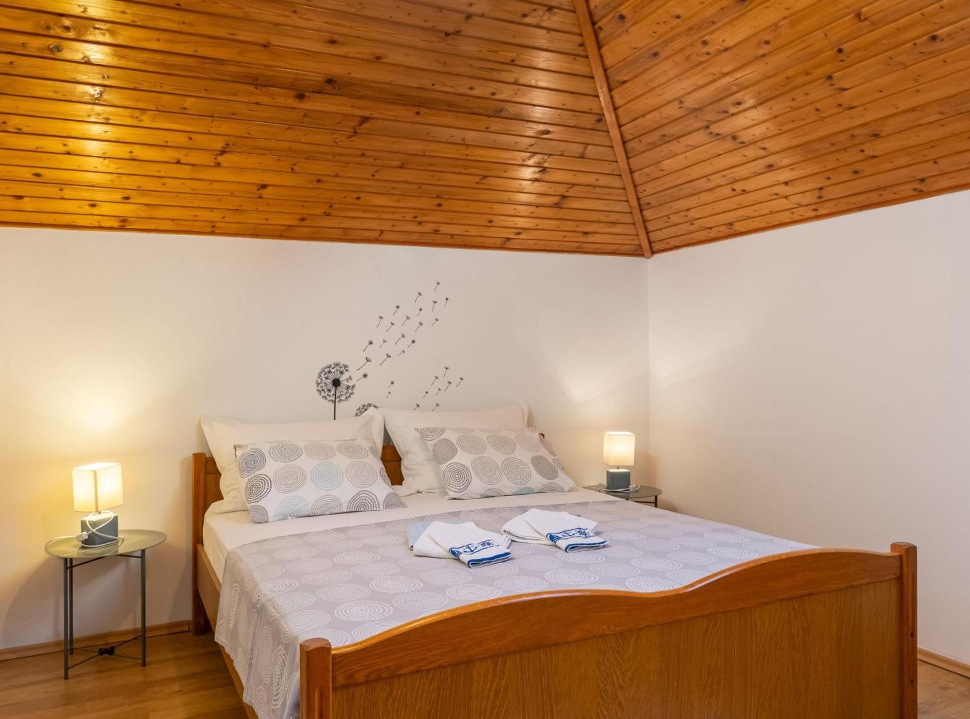 Villa Source With Private Pool Pridvorje Екстер'єр фото